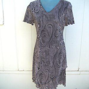 Connected black/white all-over pleated dress